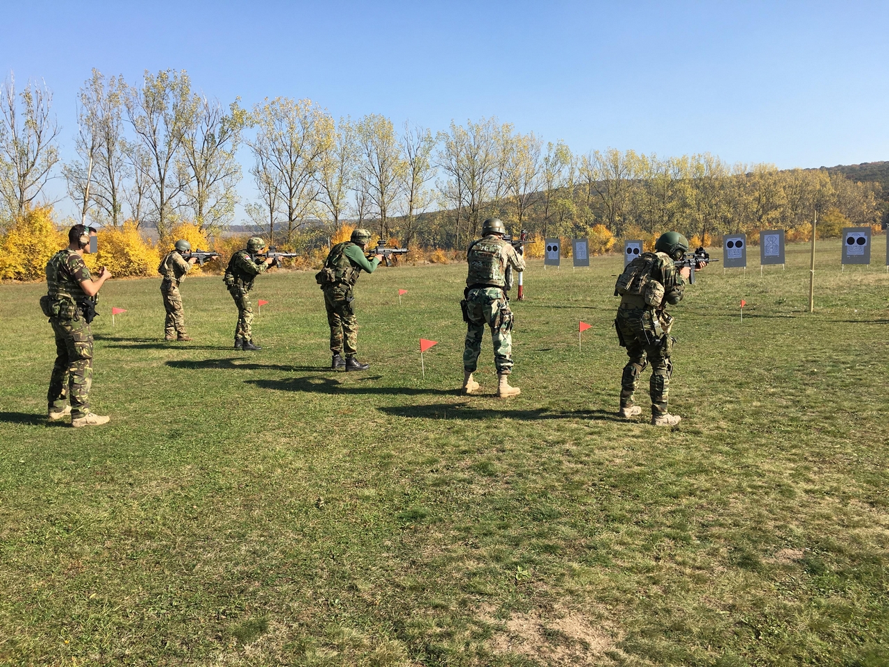GALERIE FOTO | Exerciţiu militar spectaculos la Târgu Mureş. Elita forțelor speciale, antrenamente la limită