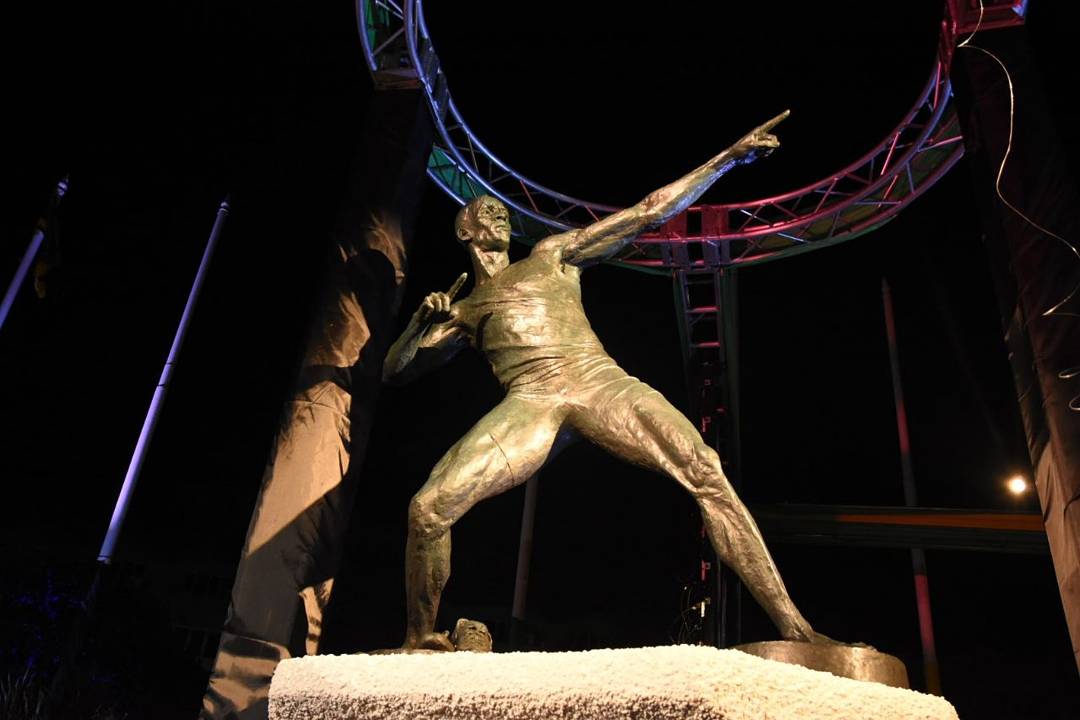 Usain Bolt are statuie. Aceasta a fost dezvelită în fața stadionului național din capitala Jamaicăi / GALERIE FOTO&VIDEO