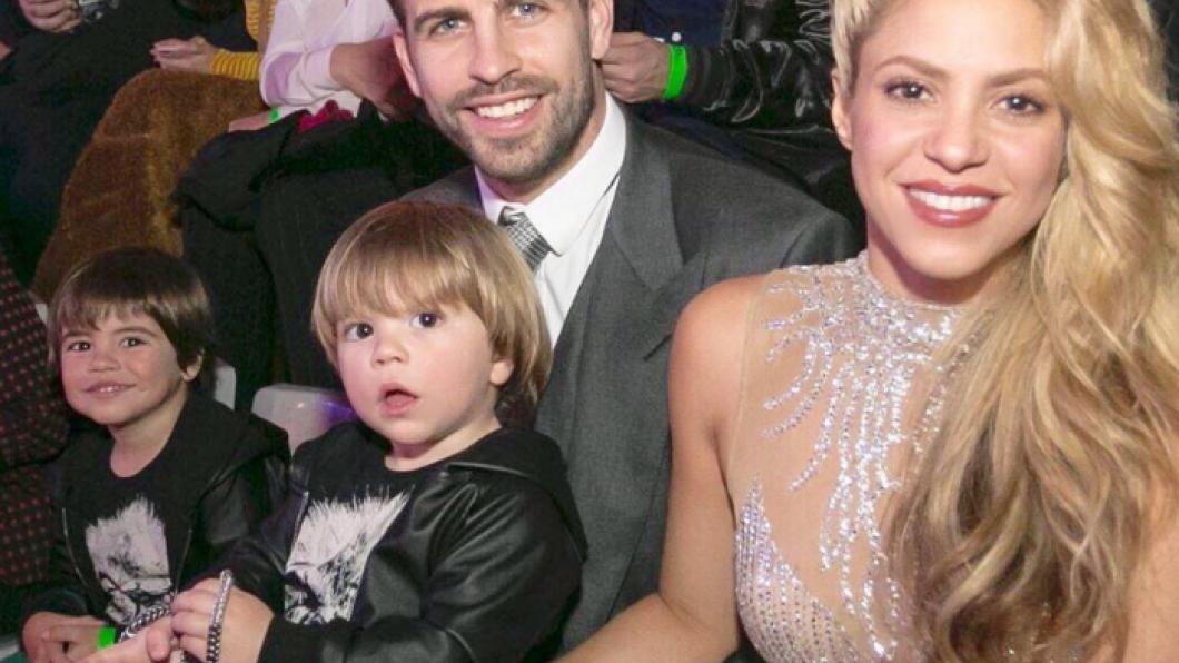 Shakira și Pique infirmă zvonurile privind despărțirea printr-o fotografie de la o cină romantică