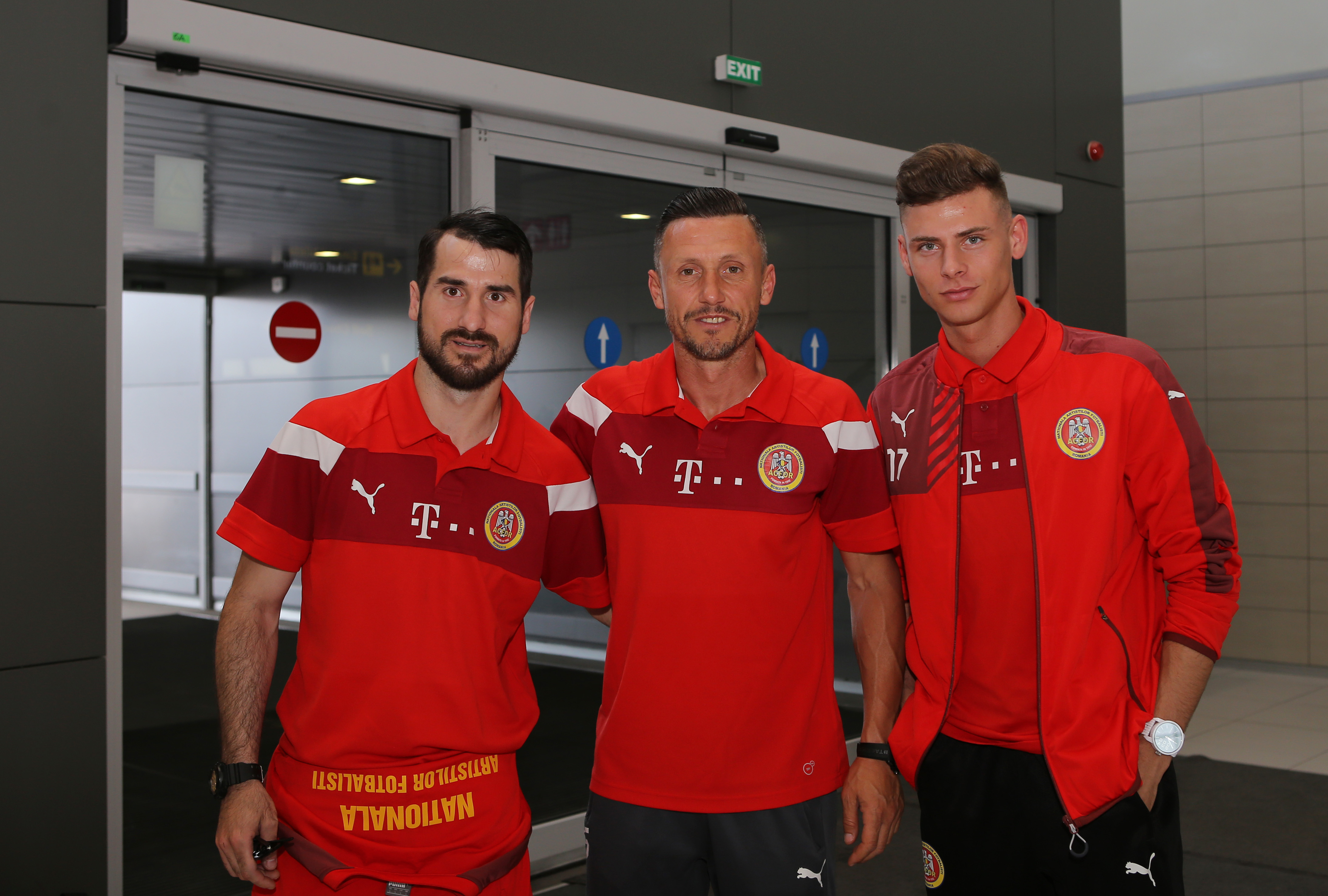 UPDATE. Tricolorii sunt în drum spre Londra. Generaţia de Aur pleacă mâine la Cardiff, acolo unde s-a născut, acum 24 de ani! Superechipă cu 19 eroi pentru finala Ligii Campionilor! FOTO&VIDEO
