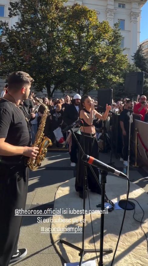 Theo Rose a cântat pe Calea Victoriei