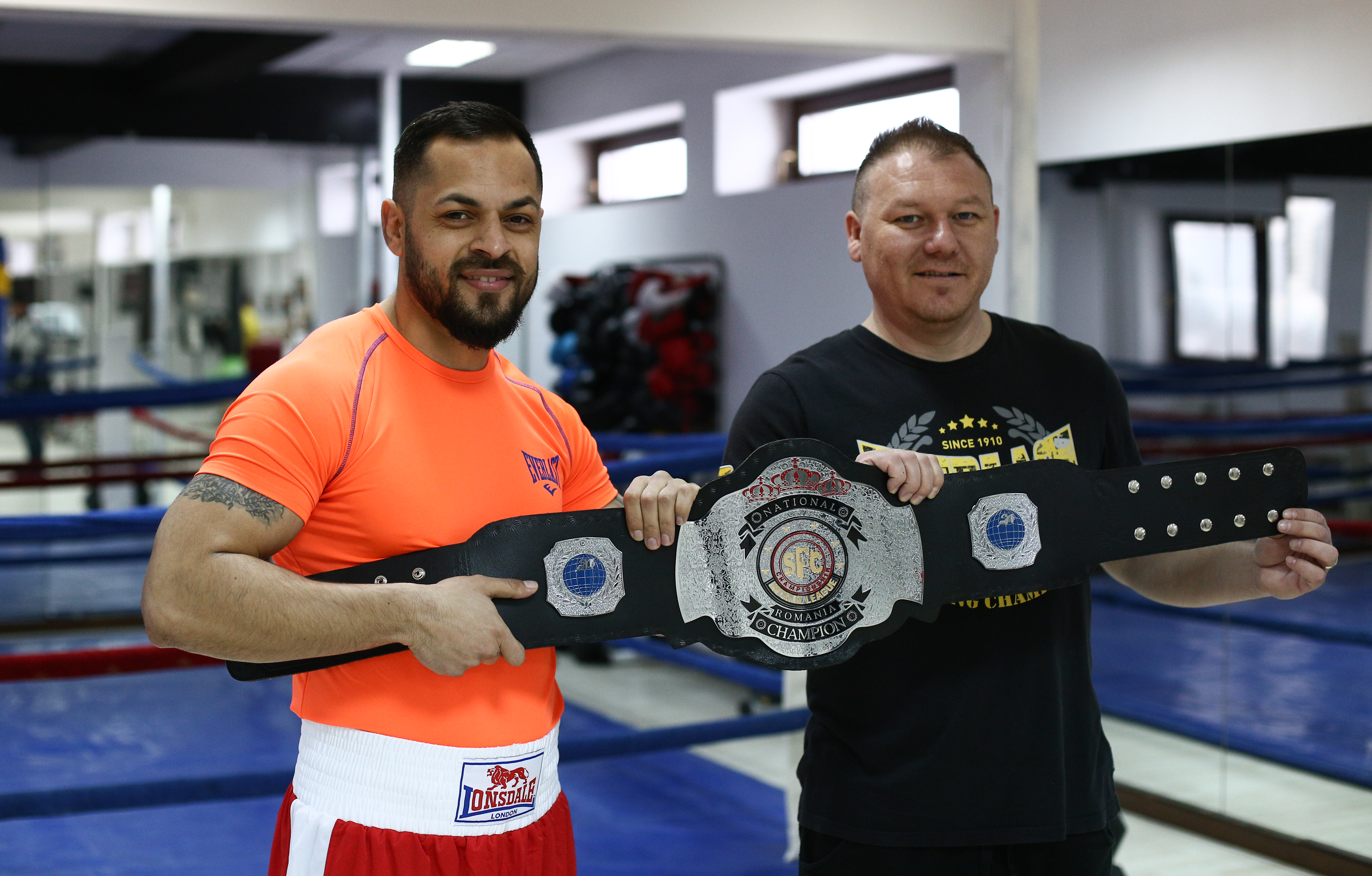 Robert Cristea promite show la gala de box profesionist de la Oradea. Își apără titlul național la semimijlocie: ”Mă bat cu oricine” | FOTO&VIDEO