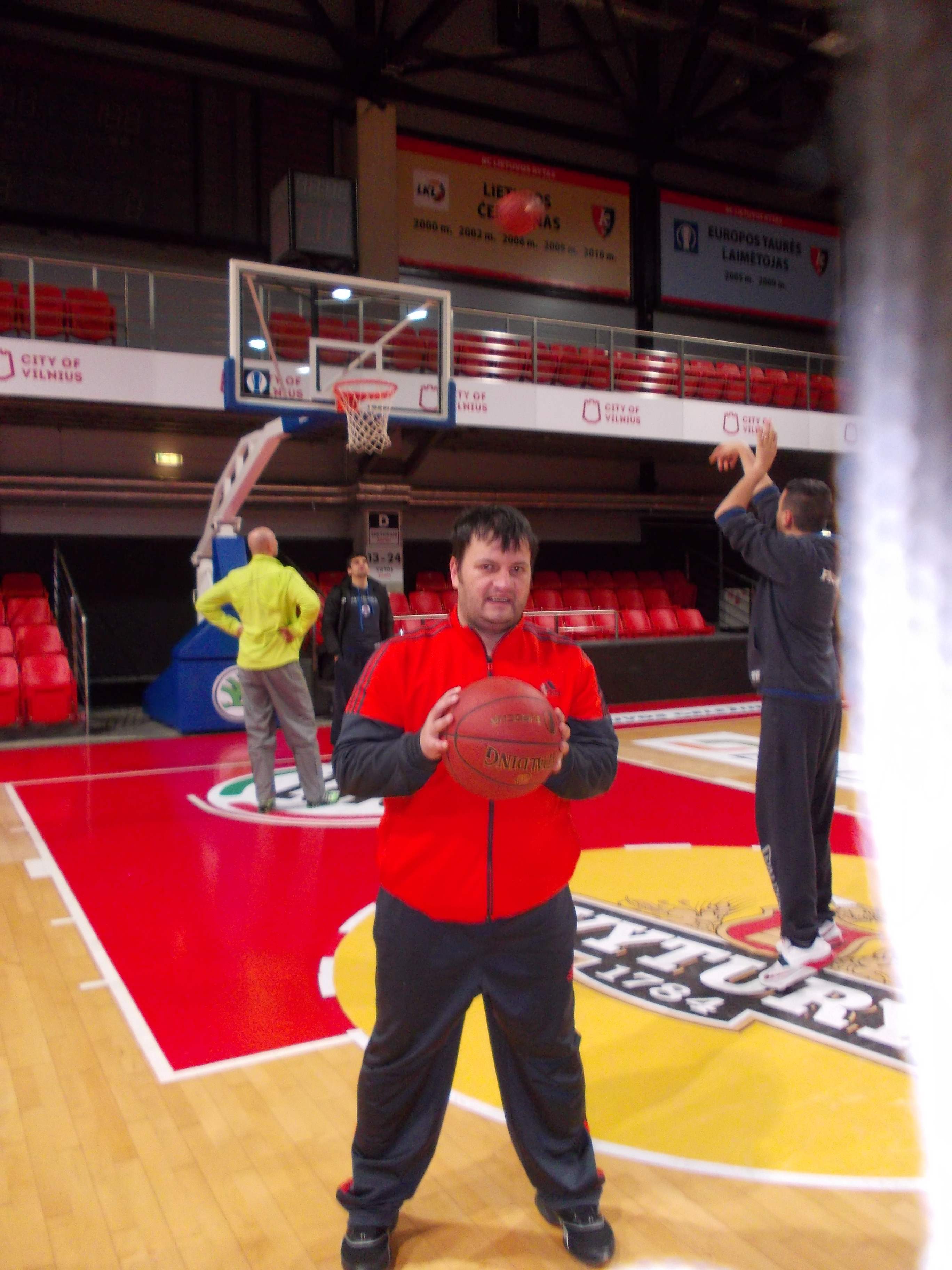 CORESPONDENŢĂ/ Vilnius, sub zăpadă, Asesoft - gheaţă la mal. Lietuvos - Asesoft 79-72, în Eurocup
