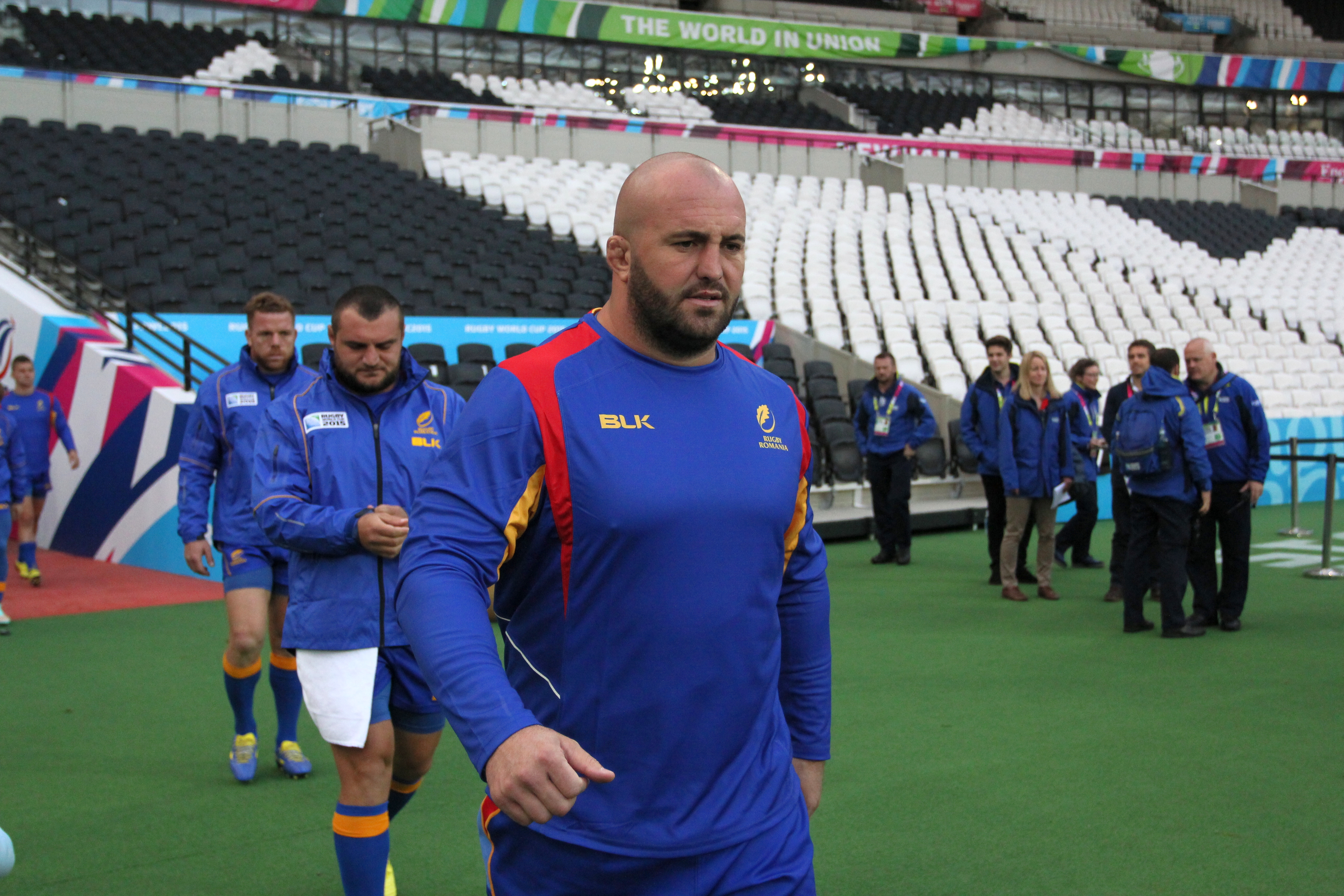 România - Franța 11-38, la Cupa Mondială de rugby. “Stejarii” au jucat foarte bine timp de 30 de minute, dar au încasat două eseuri imediat după ce Paulică Ion a văzut cartonașul galben. Pe finalul meciului, românii au căzut psihic și fizic. Duminică - altă “misiune imposibilă” / GALERIE FOTO & VIDEO