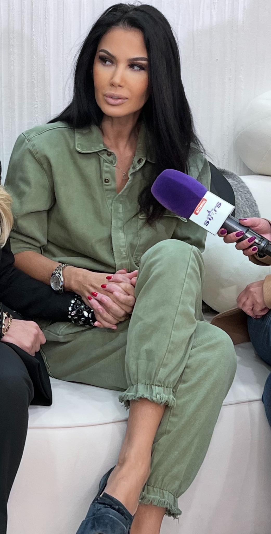 Cum și-a decorat Oana Zăvoranu casa de Crăciun. Imagini cu bradul spectaculos al actriței