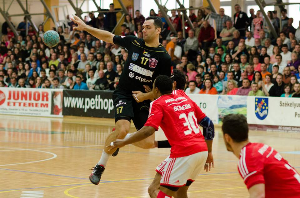 HC Odorhei bate Benfica și este în finala Challenge Cup la handbal!
