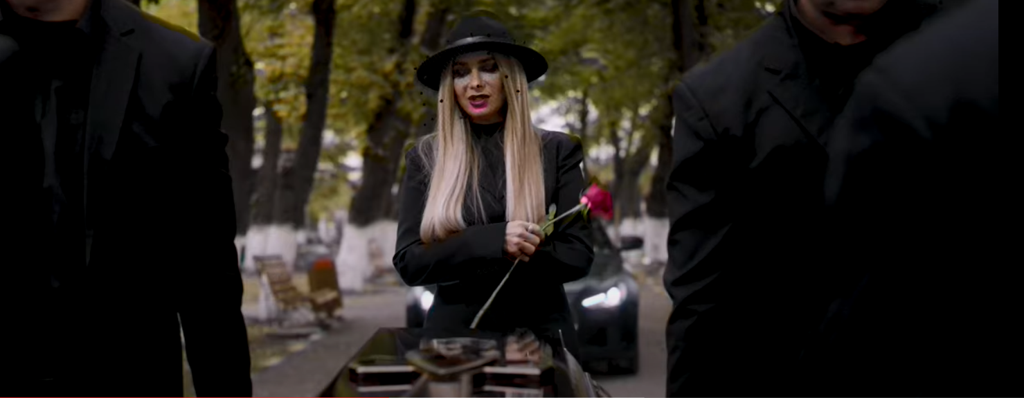 Anamaria Prodan, apariție morbidă în cel mai nou clip muzical lansat de Theo Rose. Imaginile fac aluzie la despărțirea de Laurențiu Reghecampf