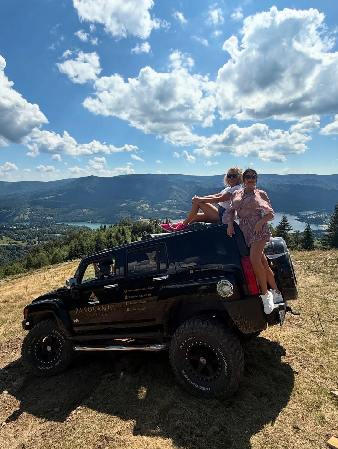 „Colțul de Rai” din România care a cucerit-o pe Mirela Vaida în vacanță: „Plimbări cu barca, excursii la stână. E cel mai pur aer”