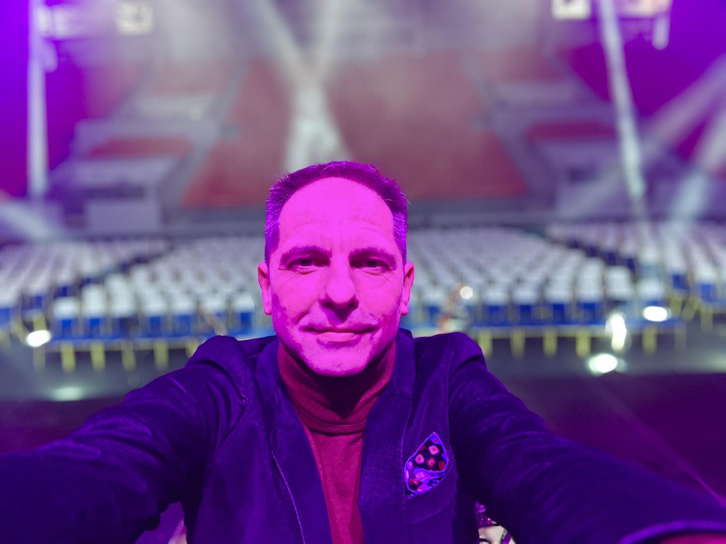 Dan Negru, șocat de o piesă de teatru văzută pe scena de la TNB. „Am văzut imagini cu actori dansând lasciv pe cruce. Treaba statului e să nu finanțeze vrajba!”