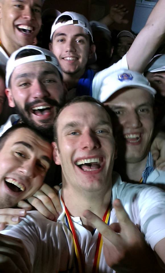 GALERIE FOTO / PARTY LA PLOIEȘTI: Dinastia Camp10nilor!