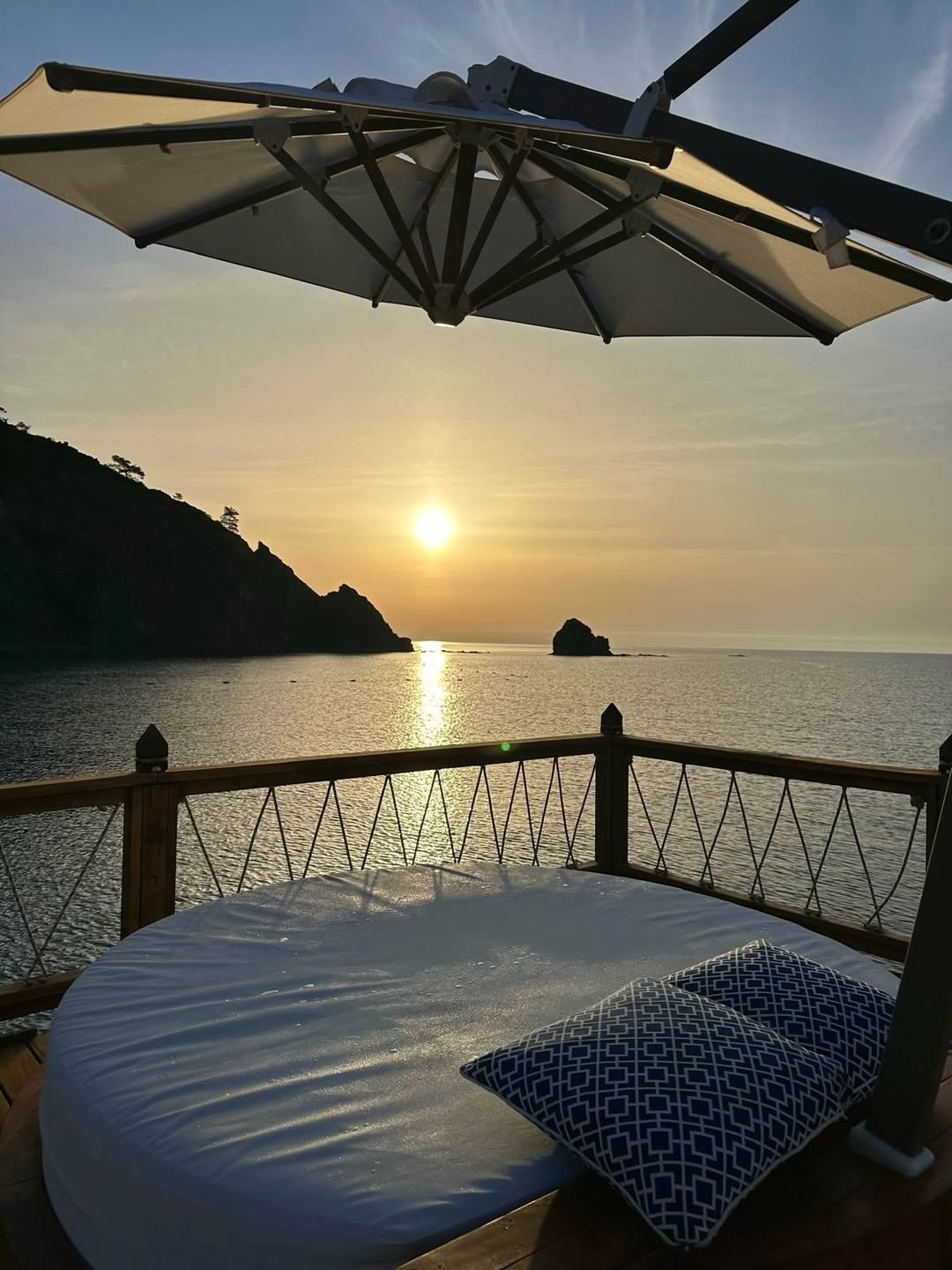 Imagini cu Roxana Nemeș și gemenii ei în vacanță, în Turcia. Cât costă sejurul la resortul de cinci stele din Antalya