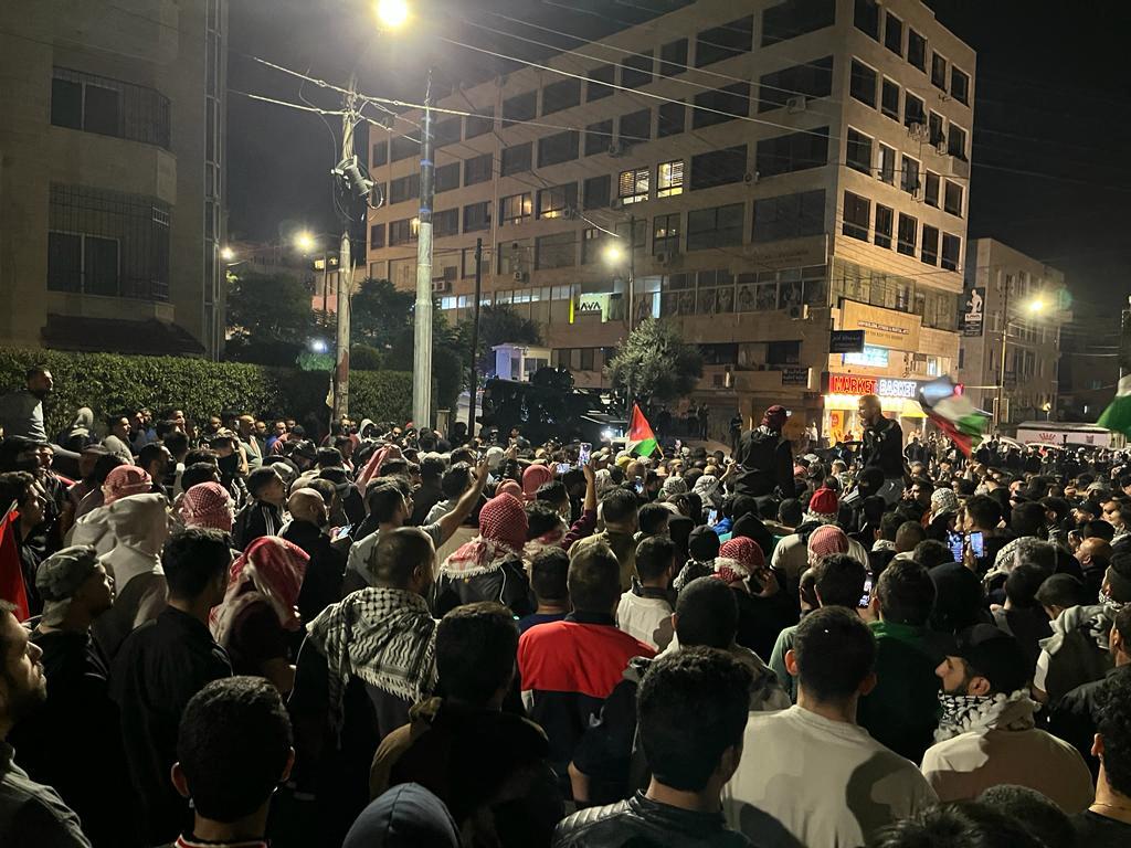 Proteste violente în mai multe țări arabe, după atacul asupra spitalului din Gaza. La Ambasada SUA din Liban a intervenit armata