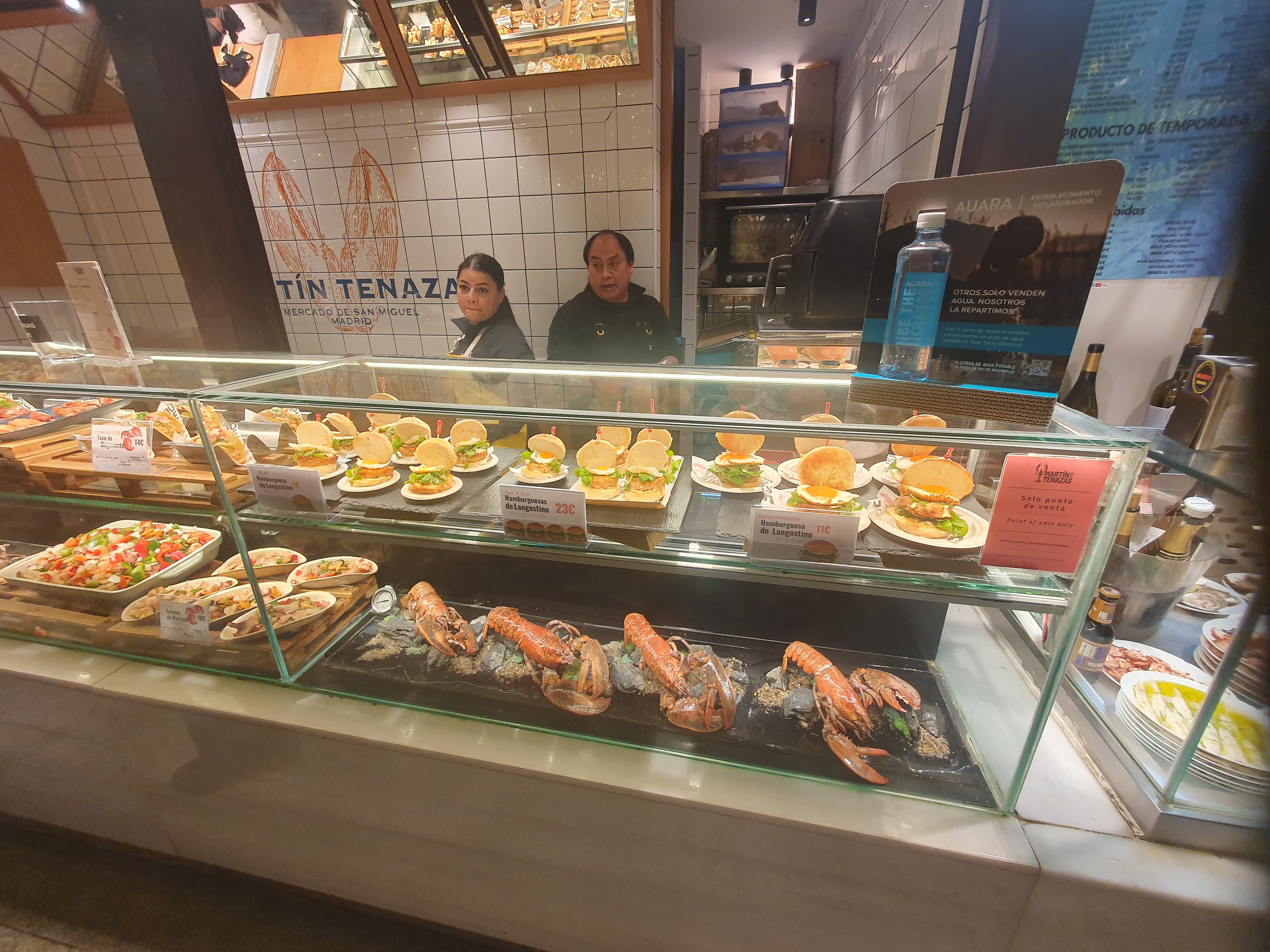 Sărbătorile de iarnă la Madrid. Explozia culinară din capitala Spaniei. Cât costă o porție de fructe de mare sau un pahar de vin în Mercado de San Miguel
