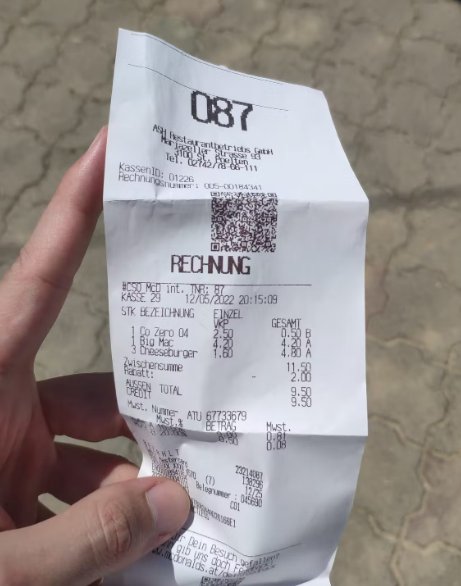 Un client a primit un burger deja mușcat, în Austria: „Am fost șocat”. Reacția gigantului fast-food