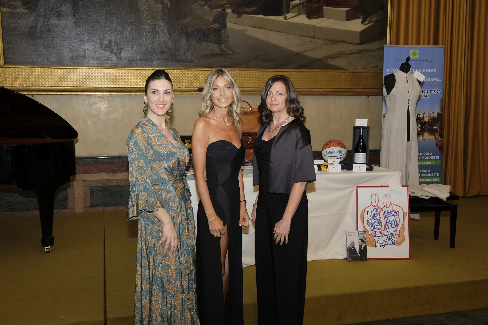 Un bancher italian și-a chemat 200 de prieteni ca să-i anunțe că se însoară, însă când a luat microfonul, a spus că aleasa l-a înșelat cu un avocat: „Ești liberă să pleci cu el în Mykonos”