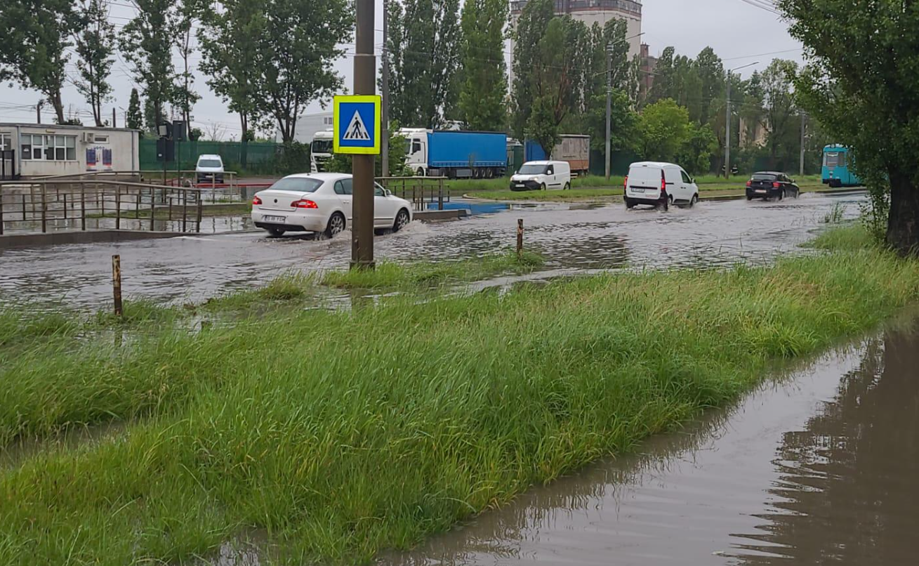România, sub amenințarea inundațiilor în următoarele zile: Primăriile din București au fost avertizate, întâlnire de urgență la Ministerul Mediului
