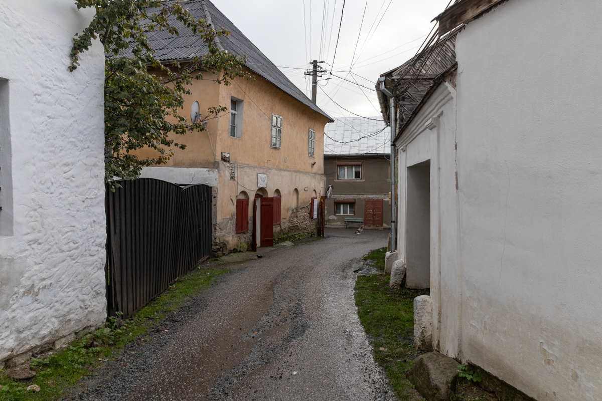 REPORTAJ. În Roșia Montană, pompierii scot apă din Tăul Mare, dar de secat, a secat încrederea oamenilor. Viceprimar: „N-avem un plan concret”