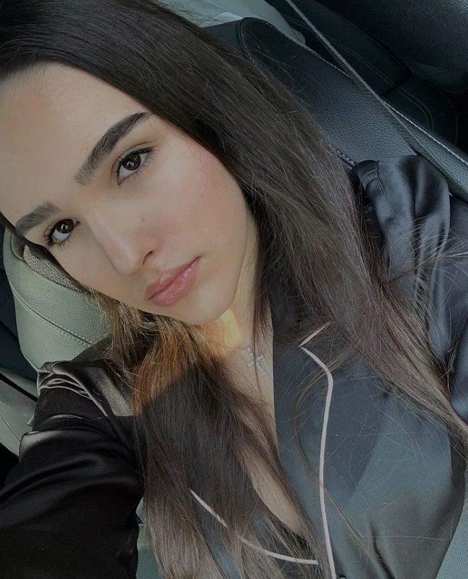Adrian Cristea și Denisa Nechifor, împreună la ziua de naștere a fetei lor. Rania are 15 ani:  „Suntem foarte mândri de ea”