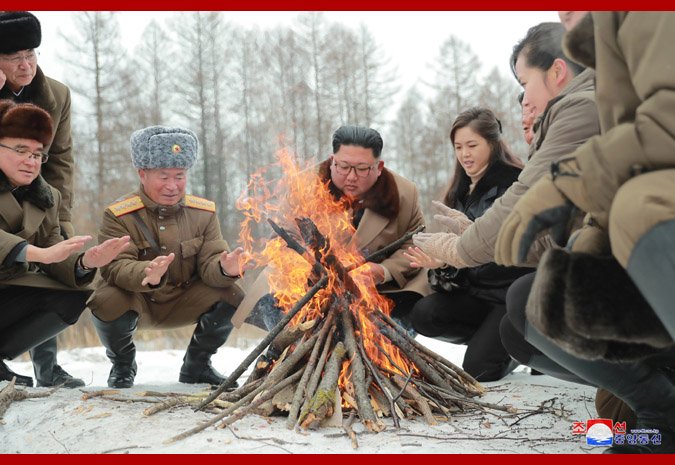 Kim Jong Un, călare pe un cal alb, pe muntele sacru al Coreei de Nord. Imaginile misterioase care prevestesc un anunț major