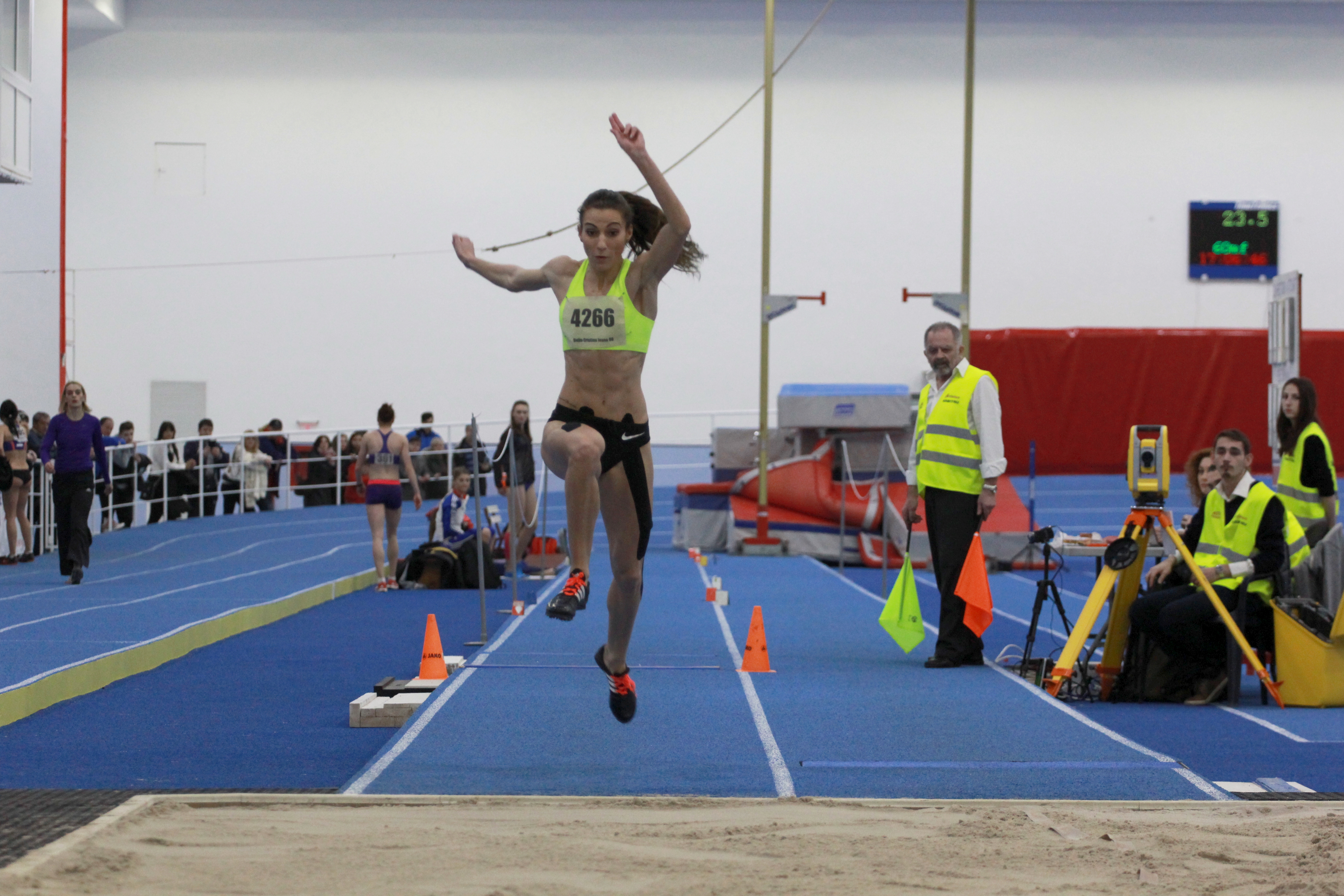 Cristina Bujin are șanse mari să prindă podiumul la CE indoor / GALERIE FOTO