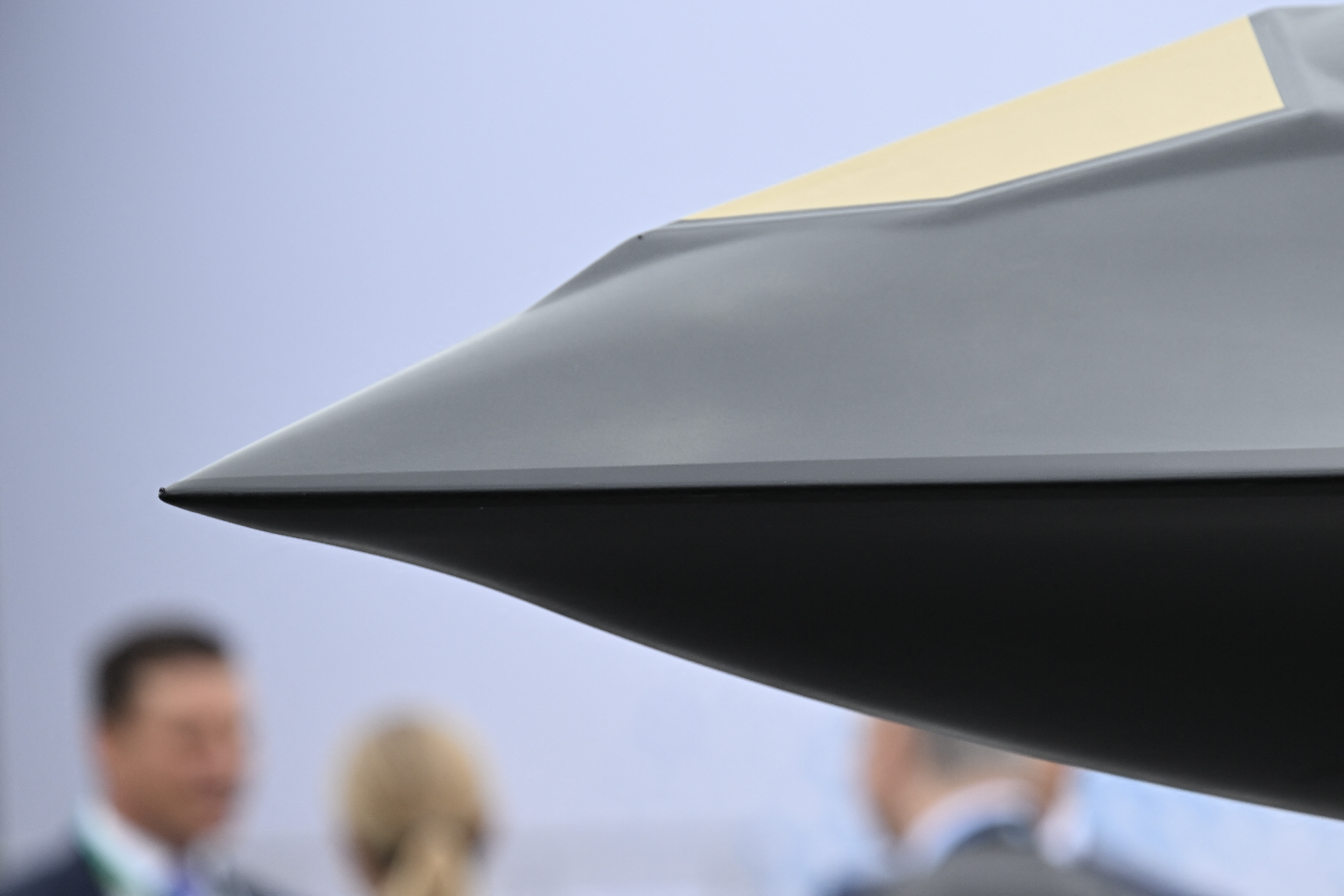 Airbus a prezentat noua dronă de luptă Wingman la o expoziție aerospațială de la Berlin