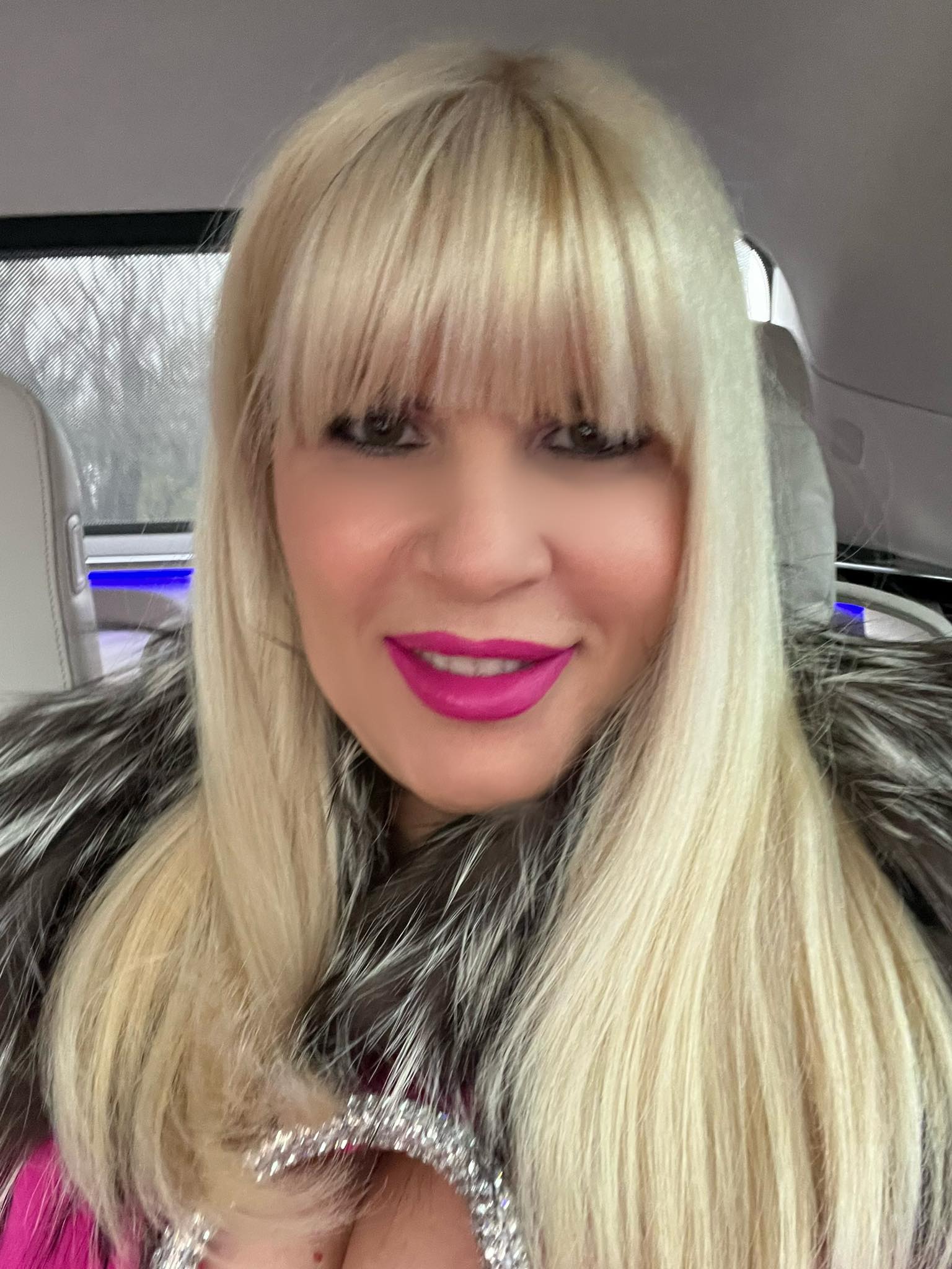 Ce a făcut Elena Udrea după ce a ajuns în vacanță la Mamaia: „Dacă trăia Ceaușescu, v-ar fi condamnat pe viață”
