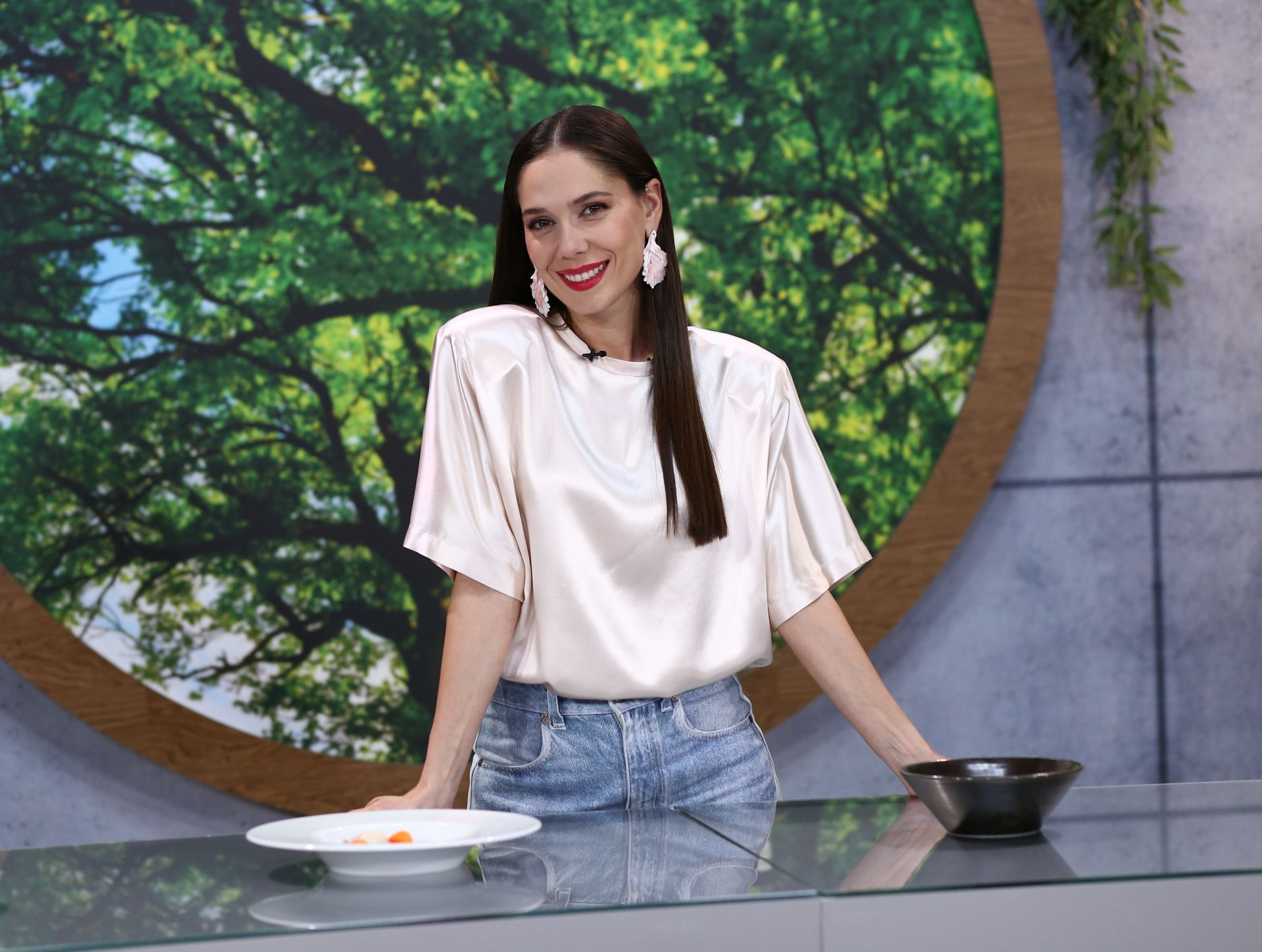 Irina Fodor a plecat la Asia Express 2025: Primele imagini de pe drum. Ce i-a spus soțul înainte să părăsească România