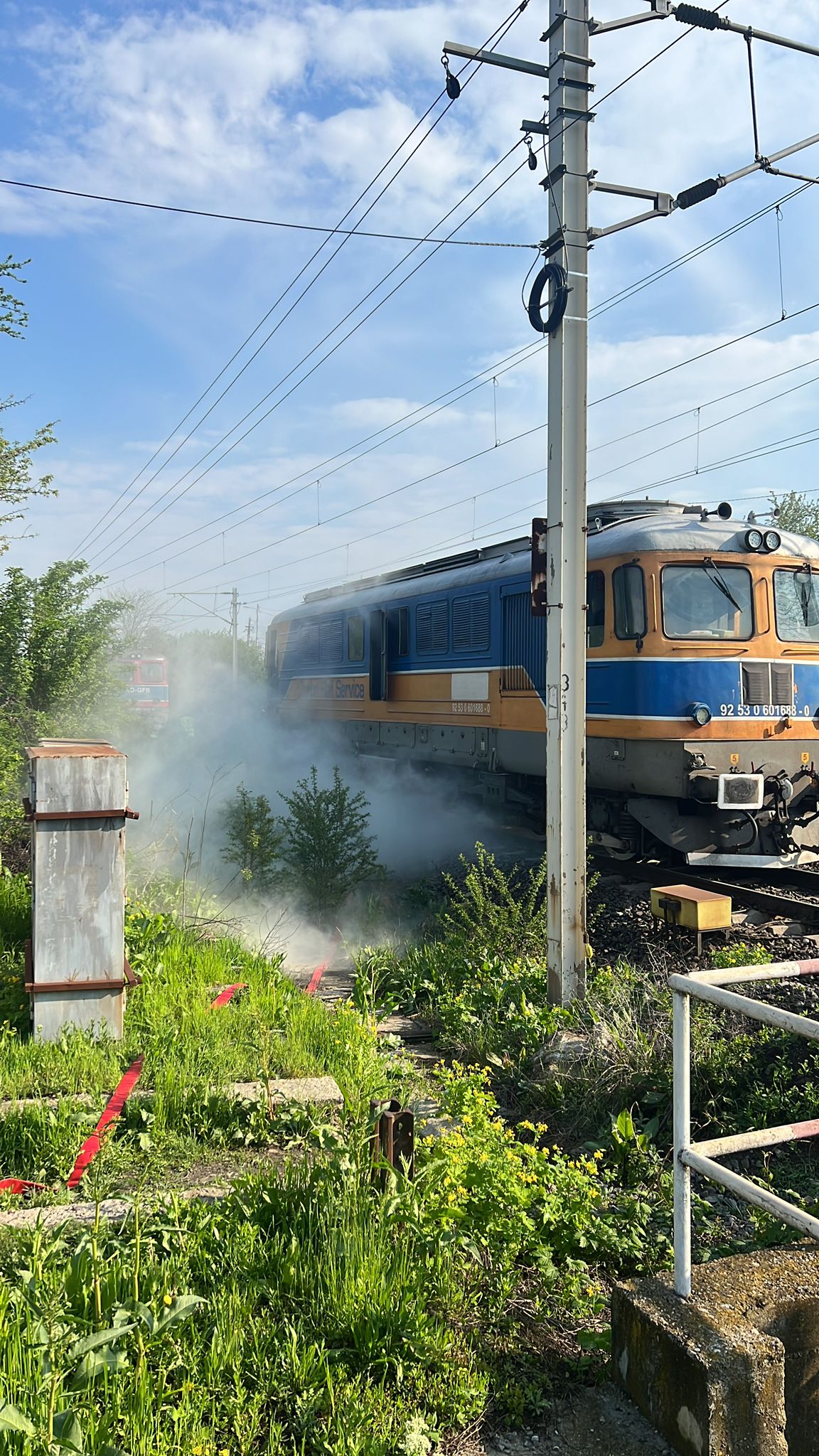 Locomotiva unui tren de marfă a luat foc, după ce a plecat din gara Brazi. Întârzieri pe ruta Ploieşti-Bucureşti