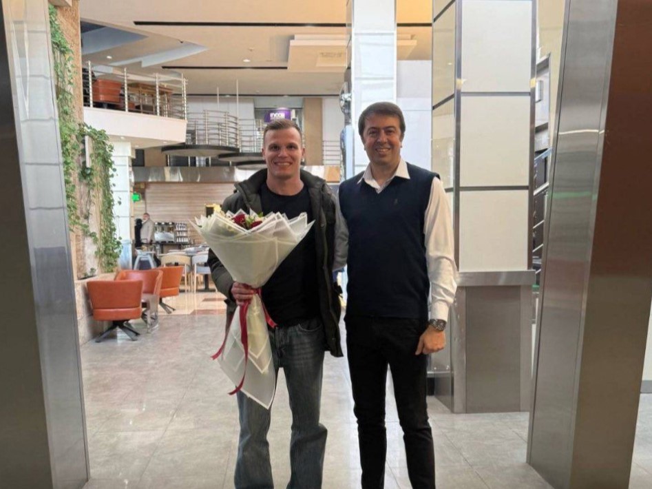 A helyszínnél már csak az volt meglepőbb, ahogy fogadták Gera Dánielt leendő klubjánál – fotó