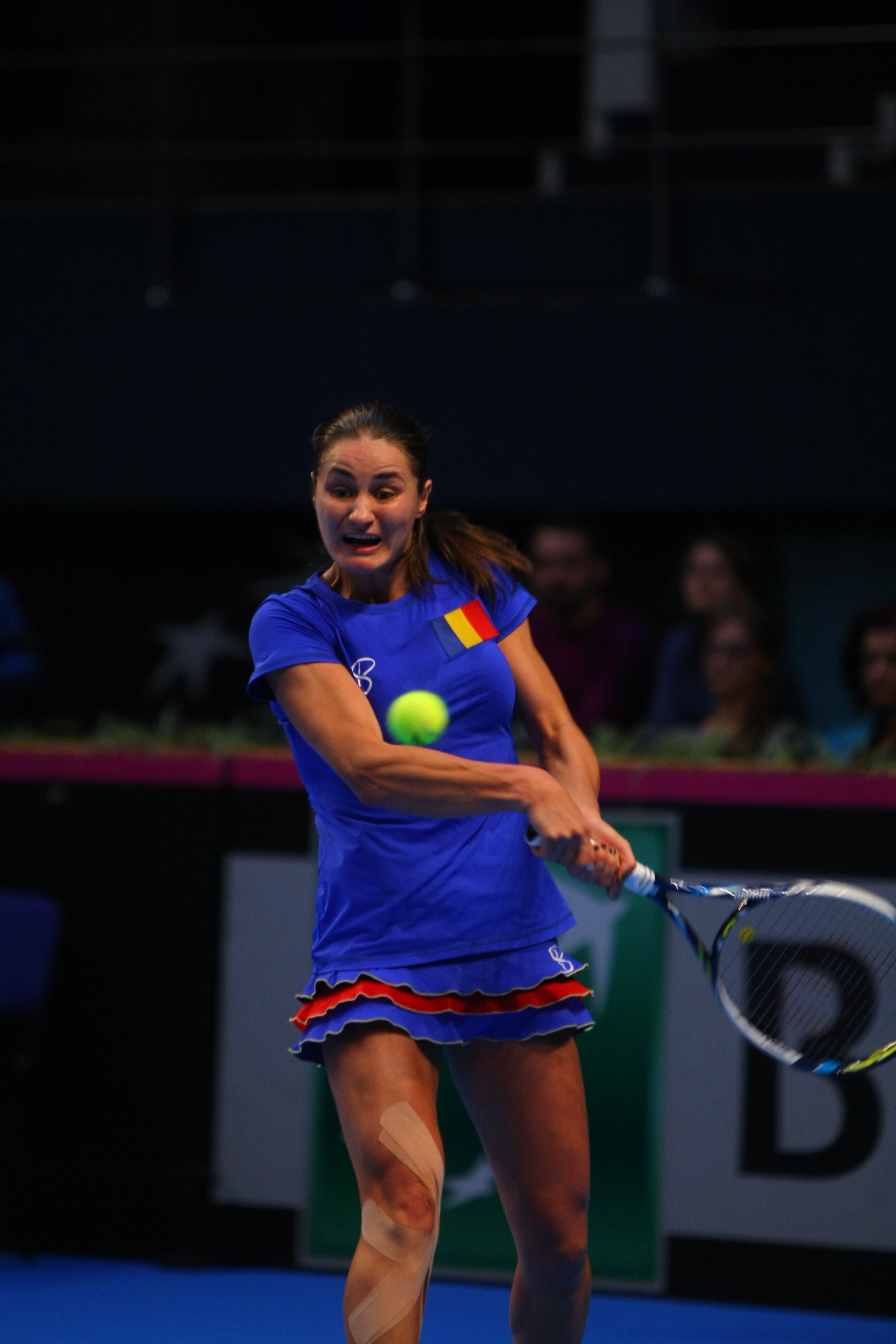 România a fost învinsă de Belgia, în primul tur al Grupei Mondiale II din Fed Cup. Irina Begu a jucat la simplu, dar a pierdut în setul decisiv. Reacții  | FOTO & VIDEO
