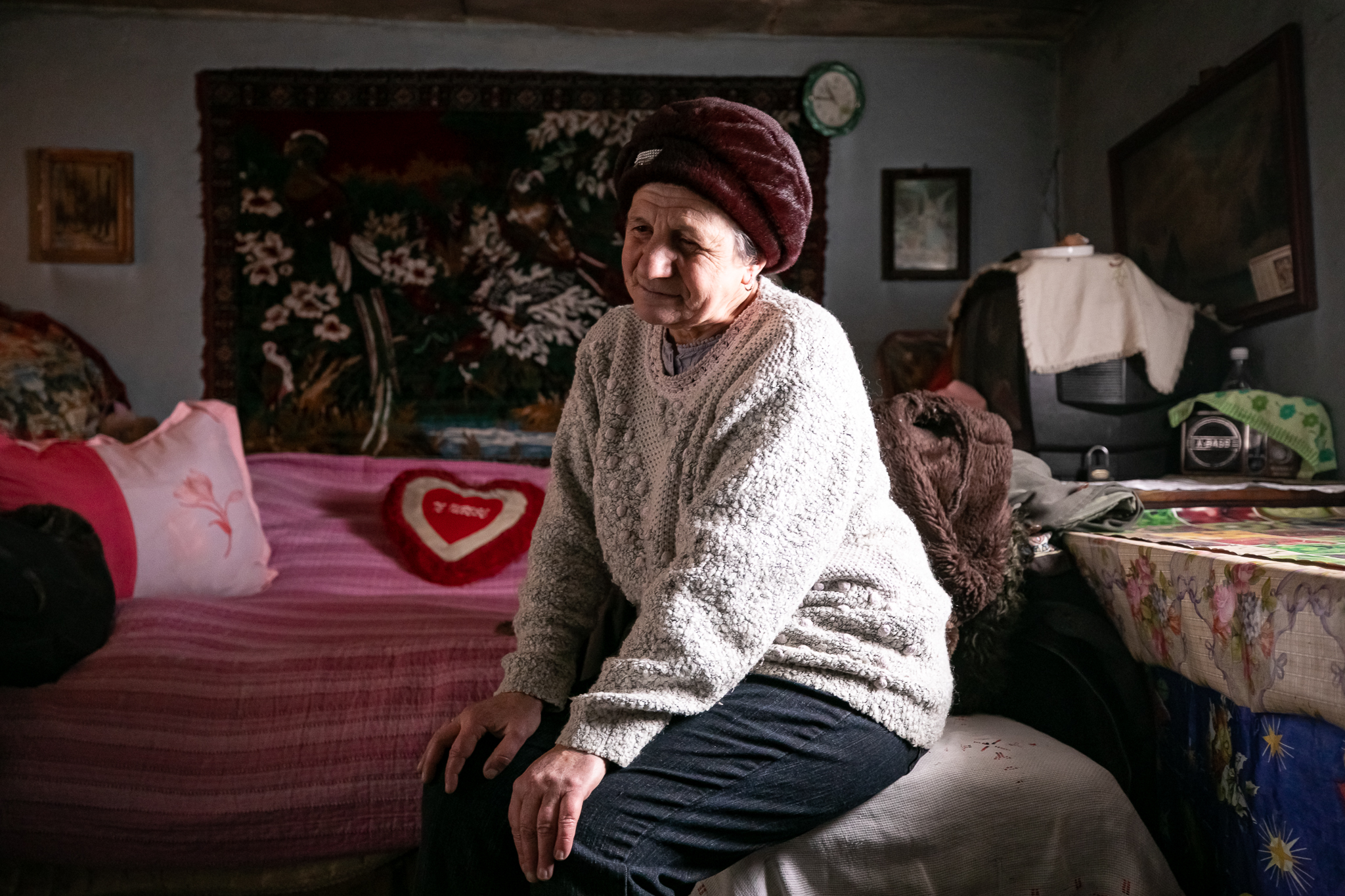 Tanti Anica merge la școală. La 58 de ani, este în clasa a III-a. După o viață chinuită, școala i-a dat un sens și un venit în plus