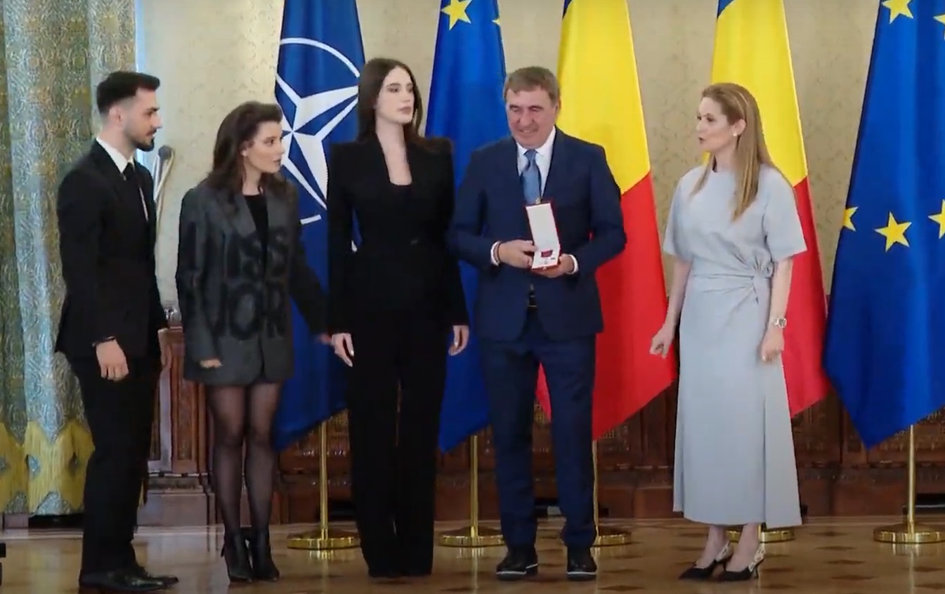 Kira Hagi și logodnicul ei, imagini rare alături de familie. Și-au făcut apariția la Palatul Cotroceni, unde Gică Hagi a fost decorat