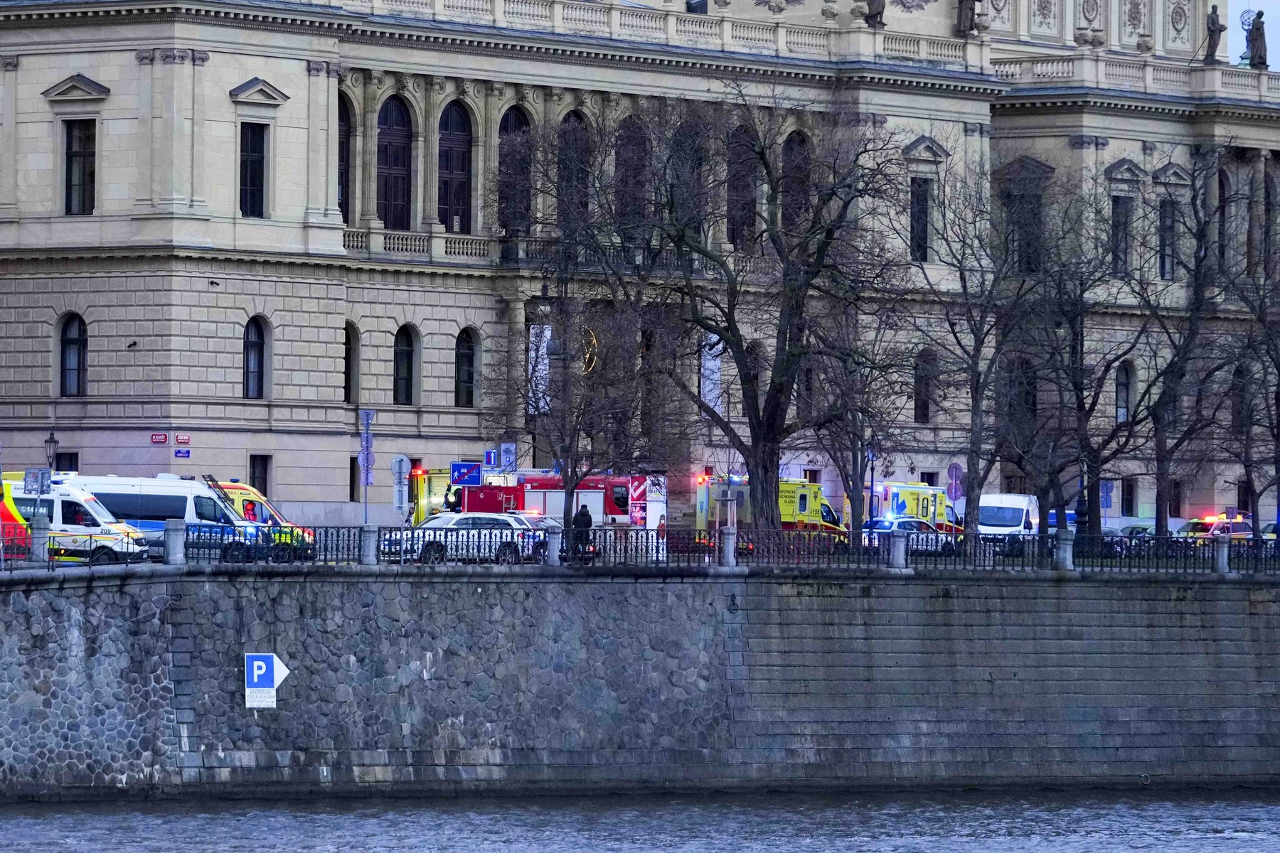 Atac armat la o universitate din Praga, cel mai grav din istoria țării: cel puțin 14 persoane au fost ucise. Atacatorul - un student ceh în vârstă de 24 de ani – VIDEO