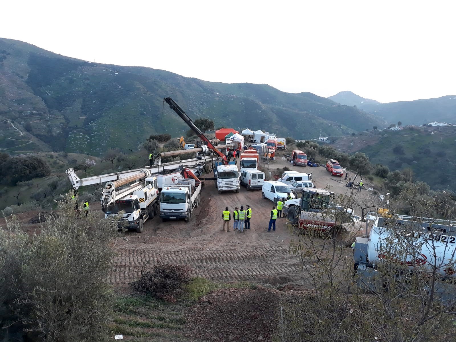 Corespondență din Totalan, Spania. A opta zi de muncă îndârjită și speranță. Operațiuni spectaculoase de salvare pentru micul Julen, copilul de doi ani căzut într-un puț de 100 de metri