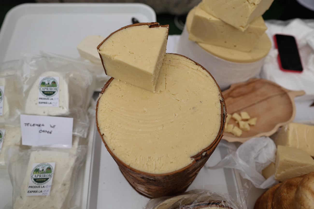 Spectacol culinar în curtea Ministerului Agriculturii. Am vizitat „Târgul de lăsatu’ secului” din București