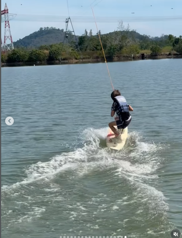 Imagini cu Adela Popescu și Radu Vâlcan în Thailanda. Cum au fost surprinși cei doi pe plajă