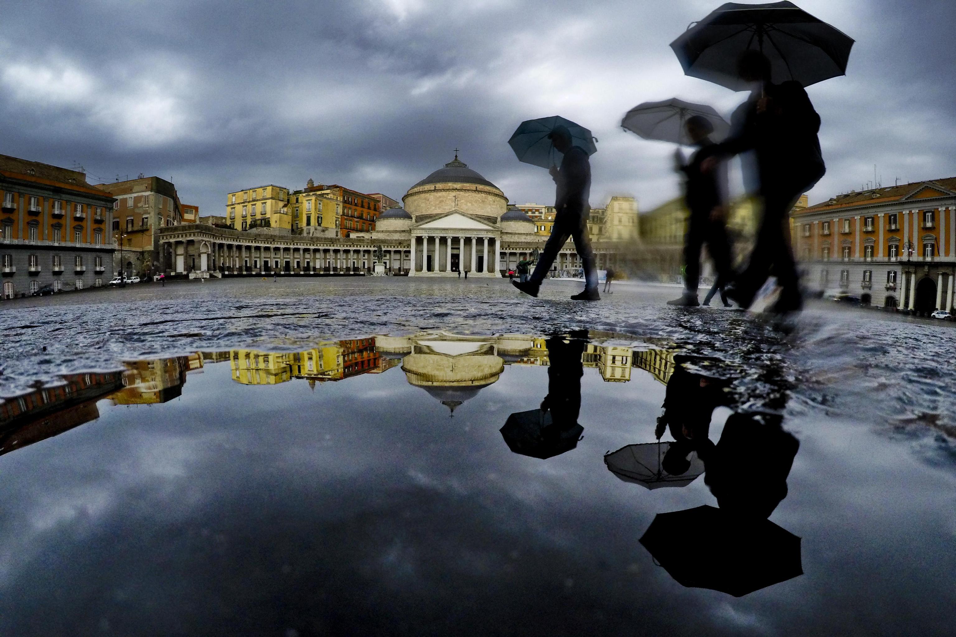 FOTO | Străzile din Roma, acoperite de gheață în urma unei furtuni violente. Imaginile fac înconjurul lumii