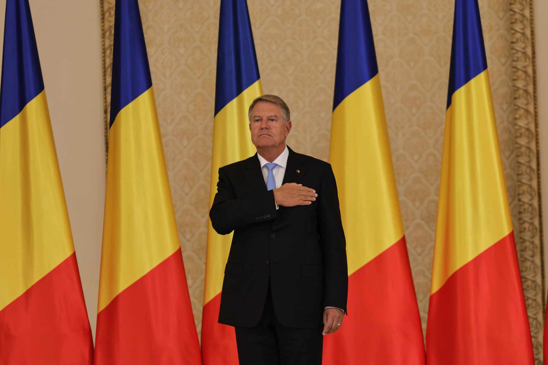 Gafă a președintelui Iohannis la decorarea medaliaţilor de la JO Paris. A spus „comemorarea”, în loc de „ceremonia” | VIDEO