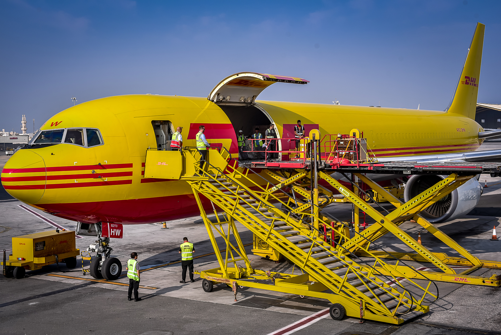 Când coletele au prins viață: cum să transporți cu avionul antilope și babuini? Cele mai neobișnuite livrări făcute în 2025