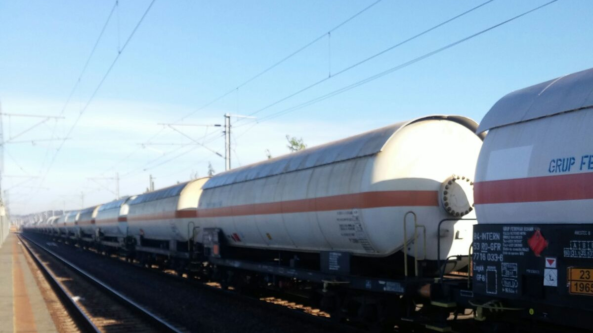 Pericol de explozie în județul Constanța. Sunt scurgeri de gaz într-un tren