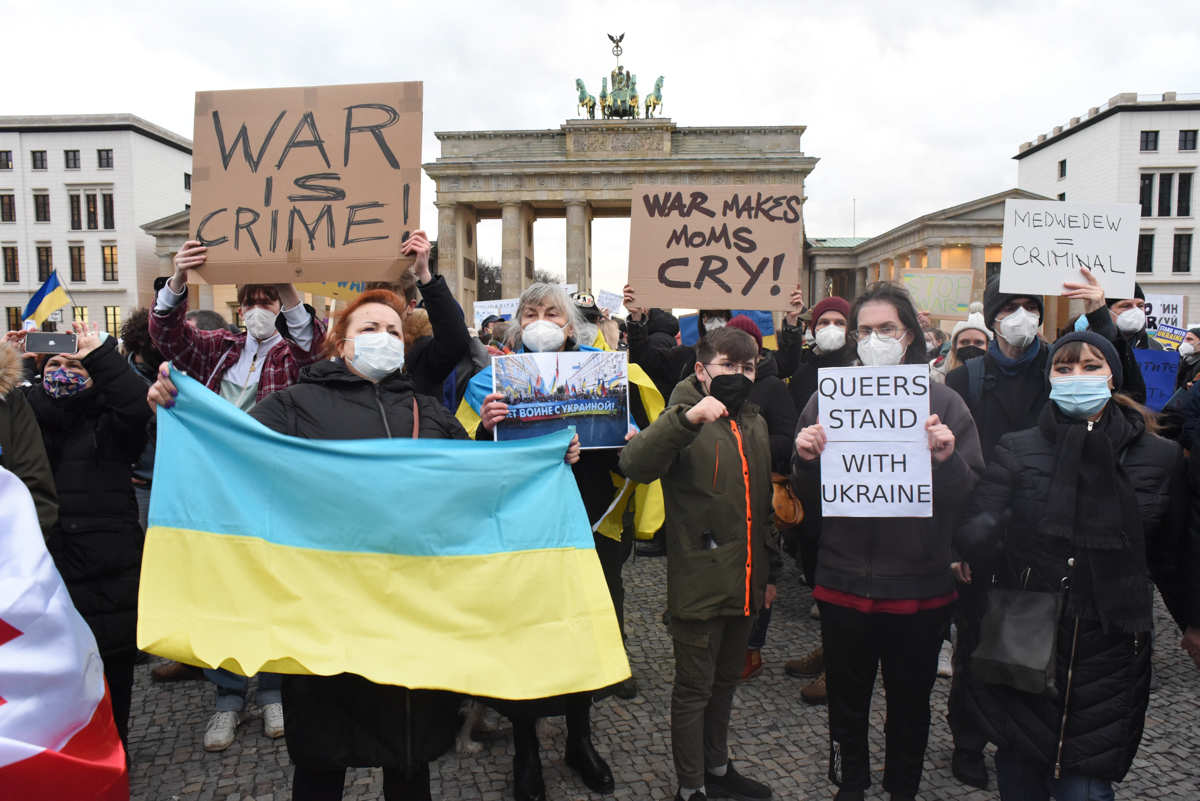 IMAGINI. Din București până în Sydney, mii de oameni protestează față de războiul din Ucraina: „Stop Putin!”
