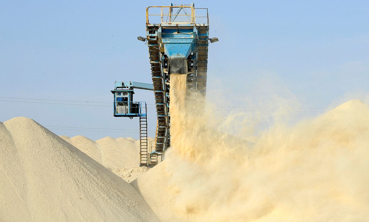 Morocco’s phosphate giant opens its doors to foreign investors as Iran war squeezes finances