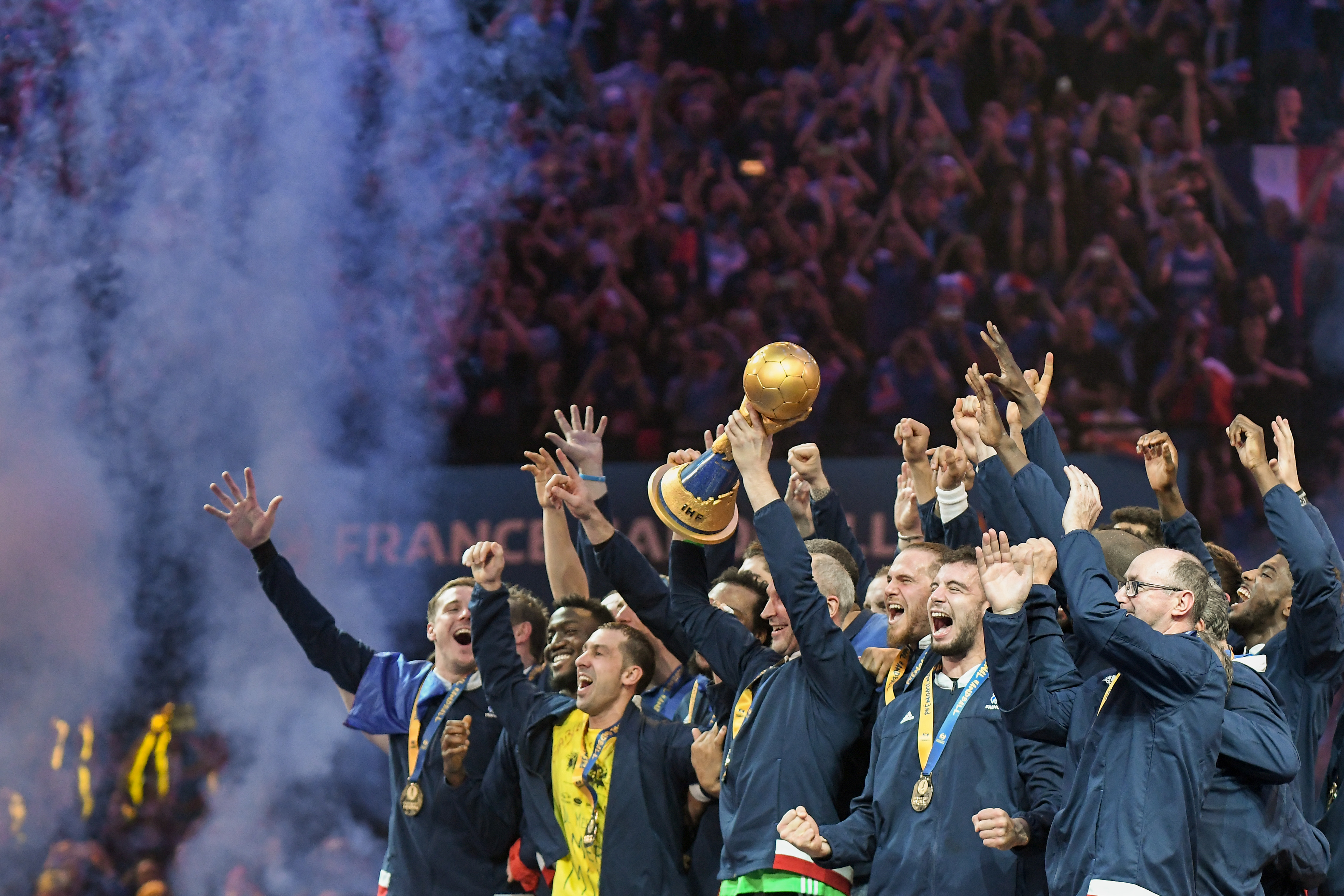 Franțastic! ”Cocoșii” au cucerit al șaselea titlu mondial de handbal! Cum am murit noi și s-au născut ei. De la greșeala lui Sorin Toacsen la campionii de azi / FOTO&VIDEO