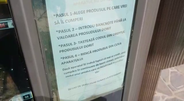 VIDEO/Automat cu lumânări și tămâie la intrarea într-un cimitir din Prahova. Inițiativa aparține preotului unei parohii din Câmpina