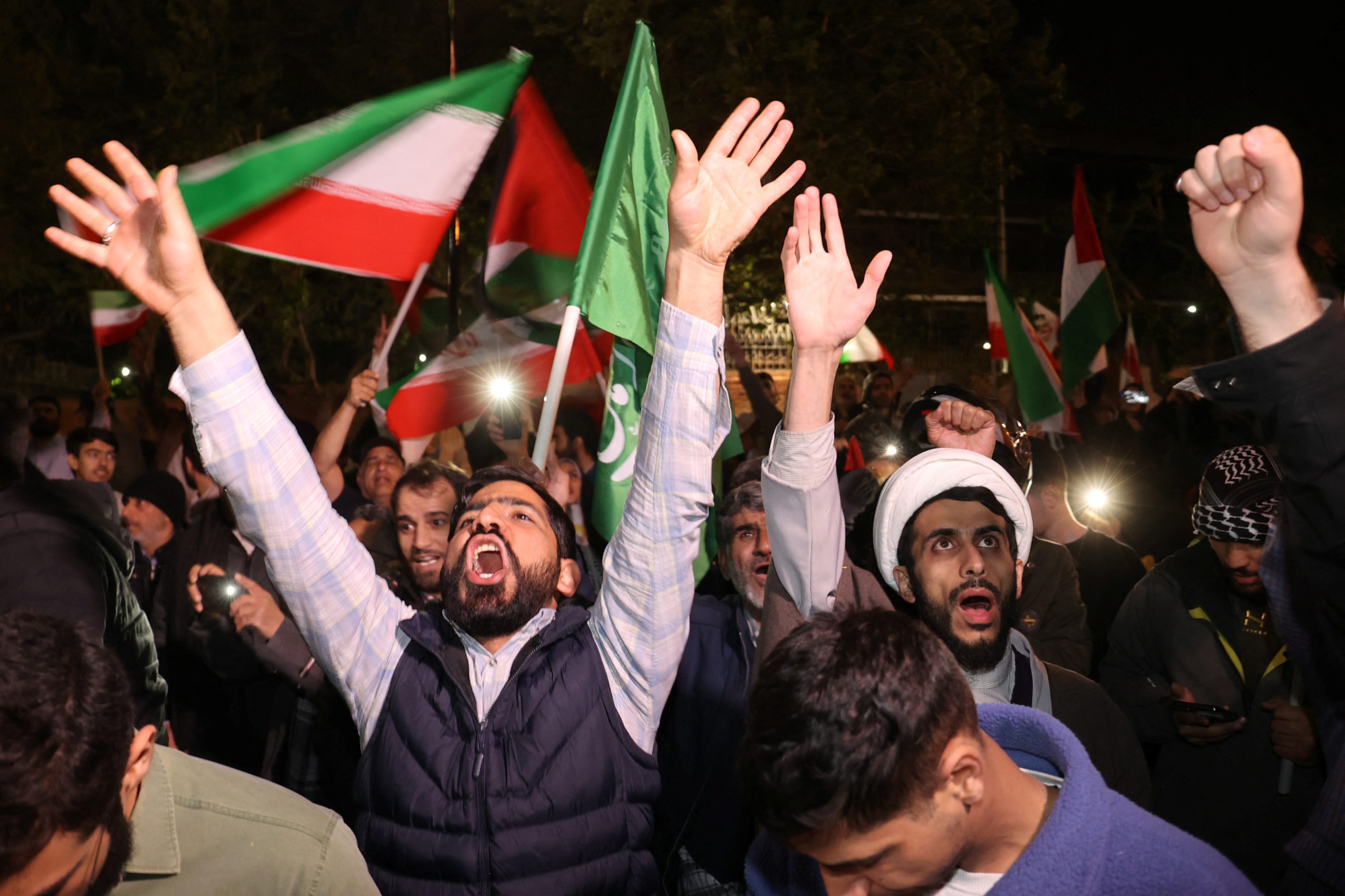 Irańczycy  reagują na atak na Izrael