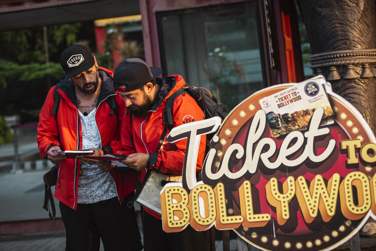 În etapa finală din Asia Express, concurenții ajung la Bollywood | FOTO