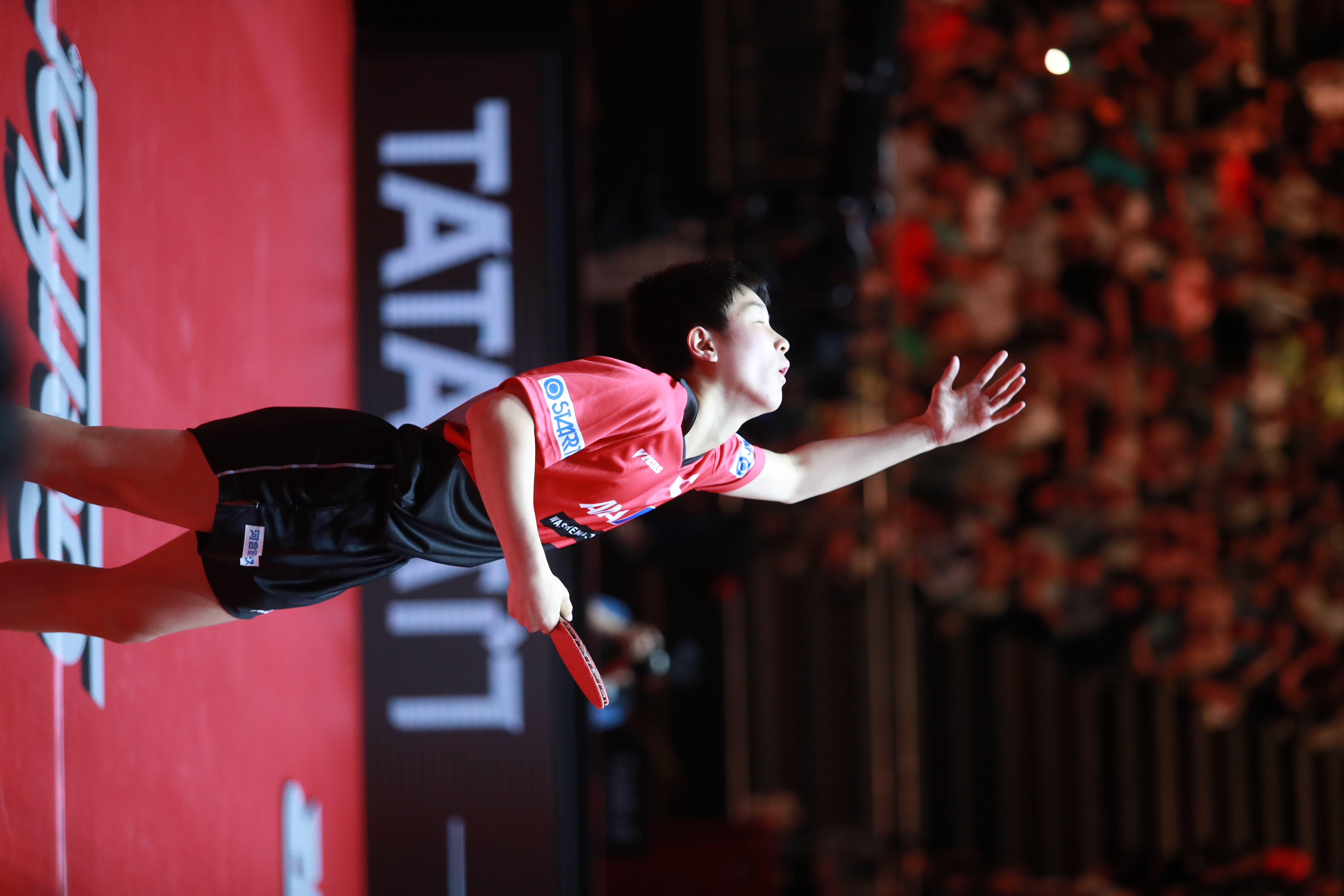 Surpriză uriașă la Campionatul Mondial de tenis de masă. Jun Mizutani, bronz la Rio, eliminat de un copil de 13 ani. Calificat în optimi / VIDEO