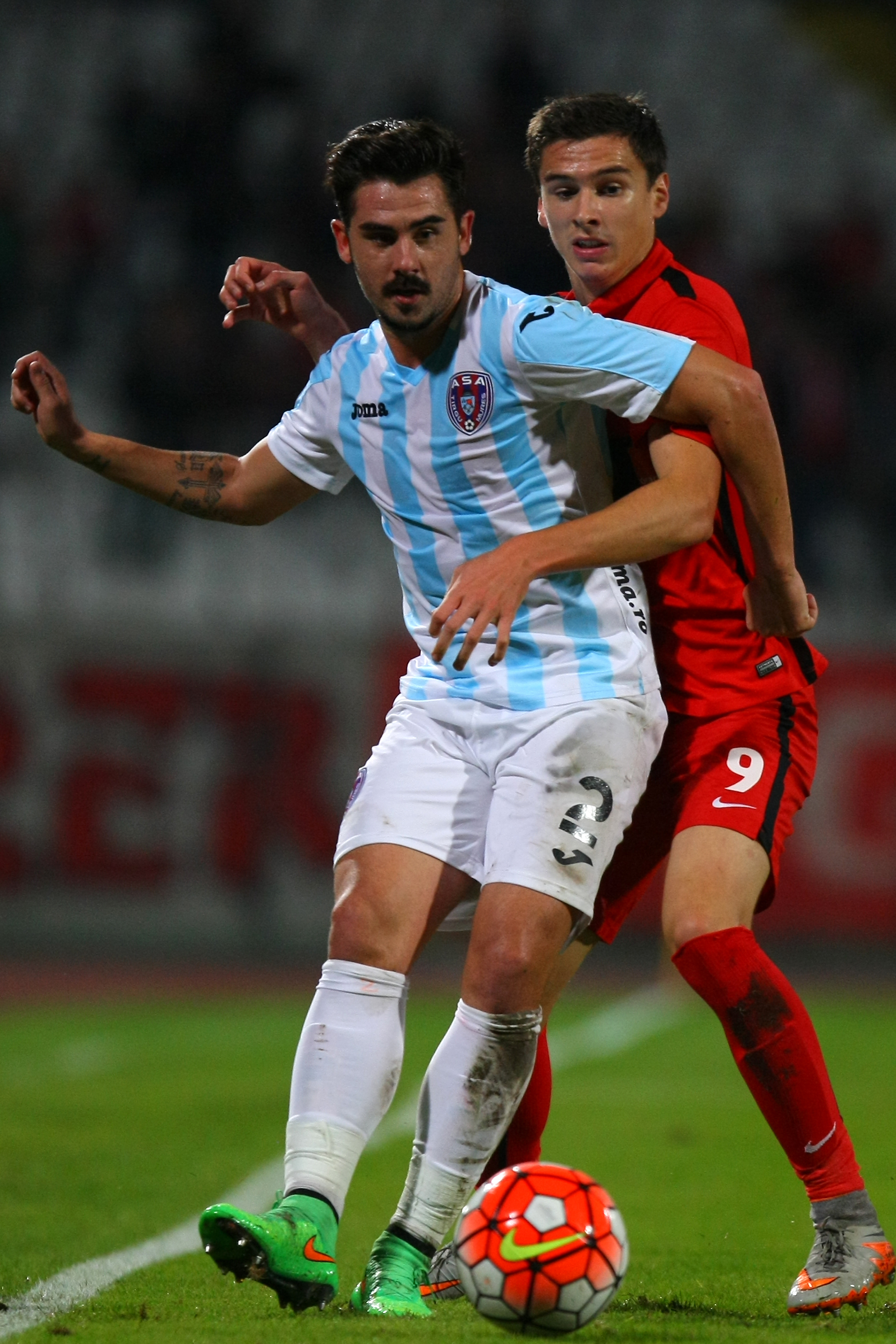 LIGA I LA FOTBAL, etapa a 14-a / Scandal după meciul Dinamo - ASA Tîrgu Mureș 2-1. ^Ardelenii protestează oficial printr-un comunicat în care reclamă un ”fault evident și lipsă de fair-play”! GALERIE FOTO