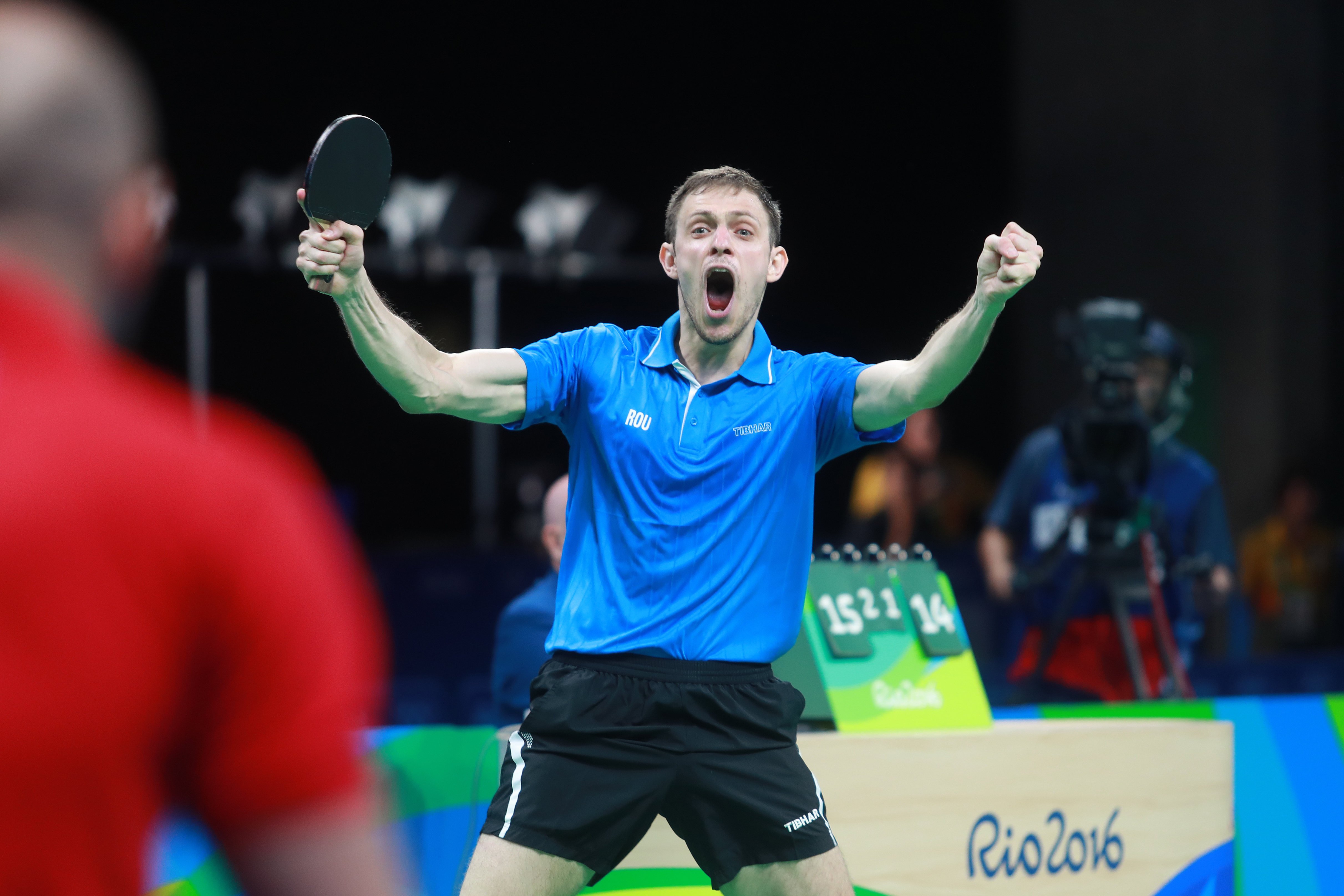 Jocurile Olimpice. Băieții țin steagul sus. Doi calificați în turul III la tenis de masă. Ionescu joacă în această noapte