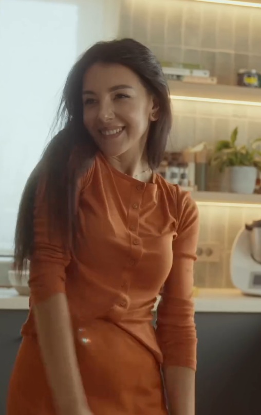 Cum arată casa decorată în stil Wabi Sabi, cu pereți de argilă, în care s-a mutat Sasha Lopez: „Am vrut ceva care să ne amintească de strămoși”